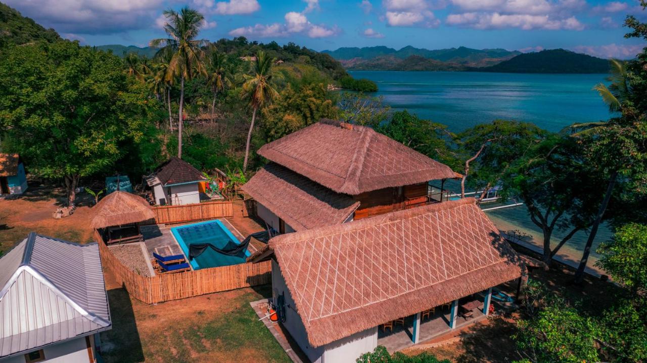 Khabita Beach Resort Lembar  Екстер'єр фото
