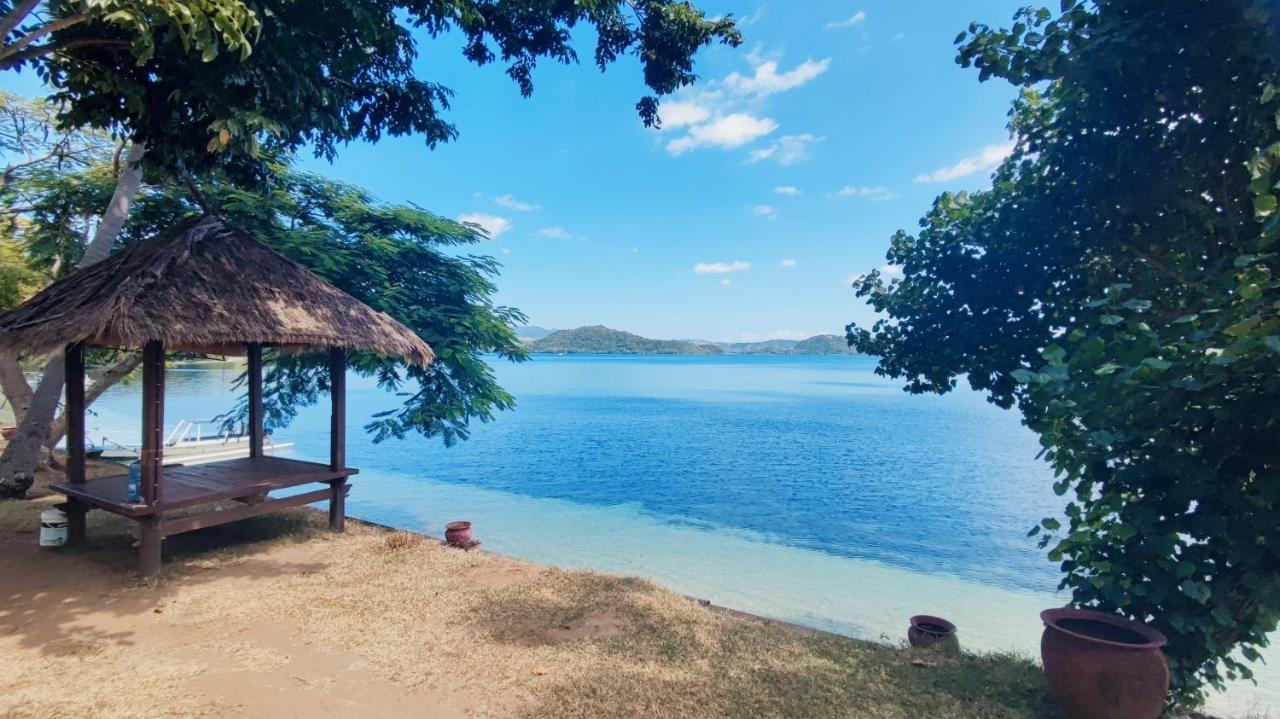 Khabita Beach Resort Lembar  Екстер'єр фото