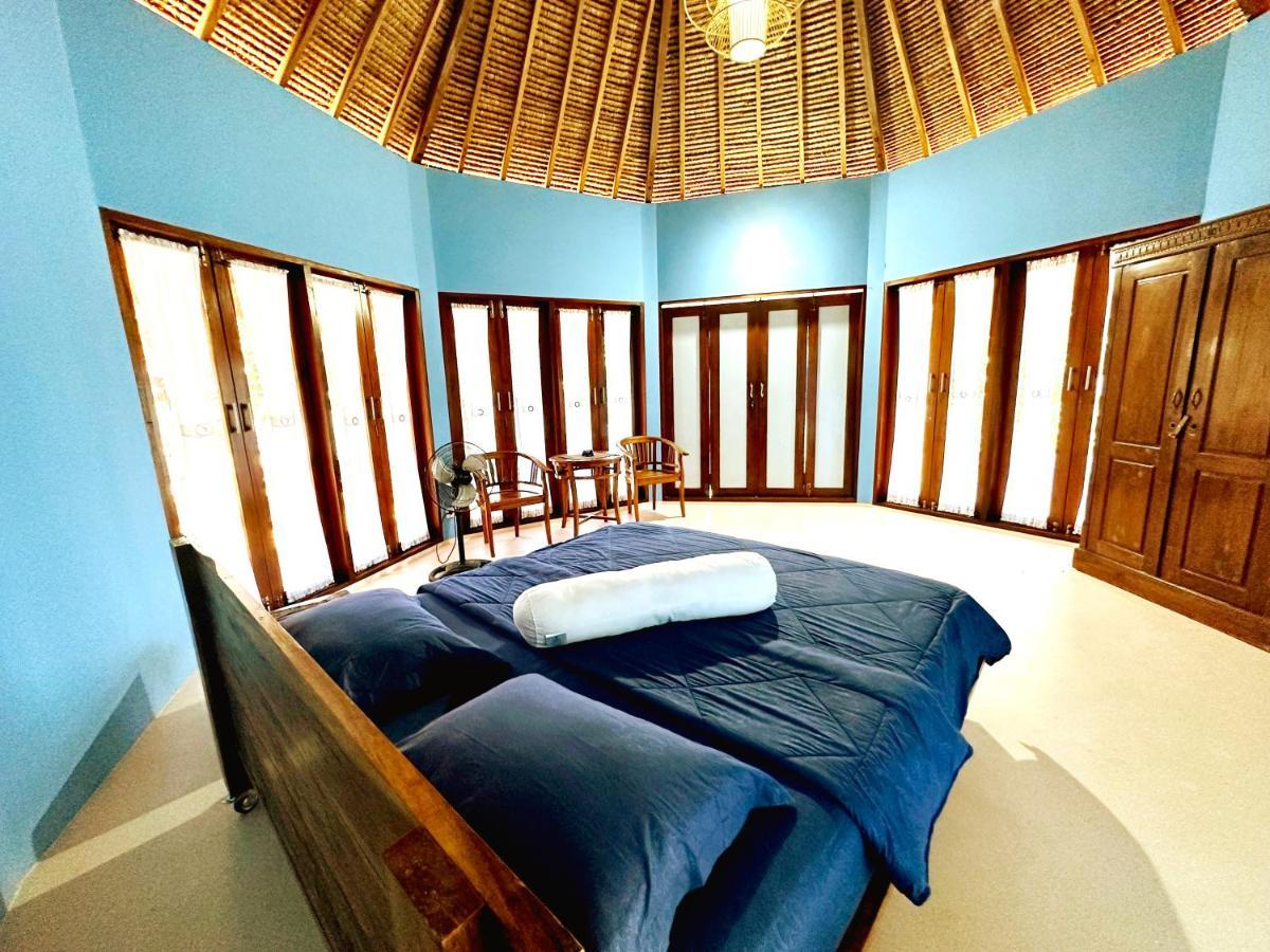 Khabita Beach Resort Lembar  Екстер'єр фото