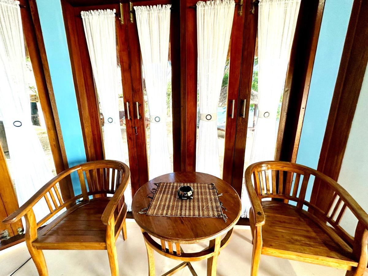 Khabita Beach Resort Lembar  Екстер'єр фото